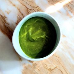 A picture of Pea and spinach pesto.