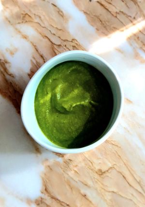 A picture of Pea and spinach pesto.