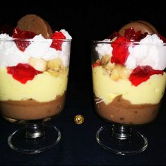 A picture of Vanilla Custard With Chocolate And Jelly Trifle Pudding.