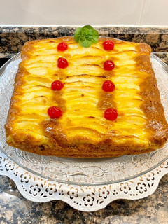 Una foto de Pastel rústico de manzana, pasas y ron, sin gluten