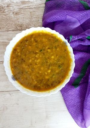 A picture of Black gram & channa dal.