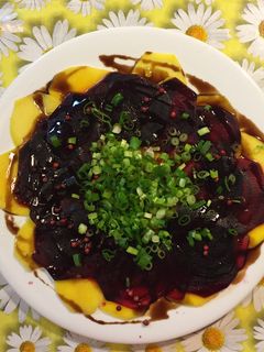 Foto de Noite vegetariana - Carpaccio de manga e beterraba