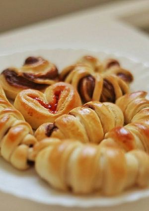 Foto resep Roti Unyil No Knead (Tanpa Diuleni) Isi Nutella & Strawberry Jam