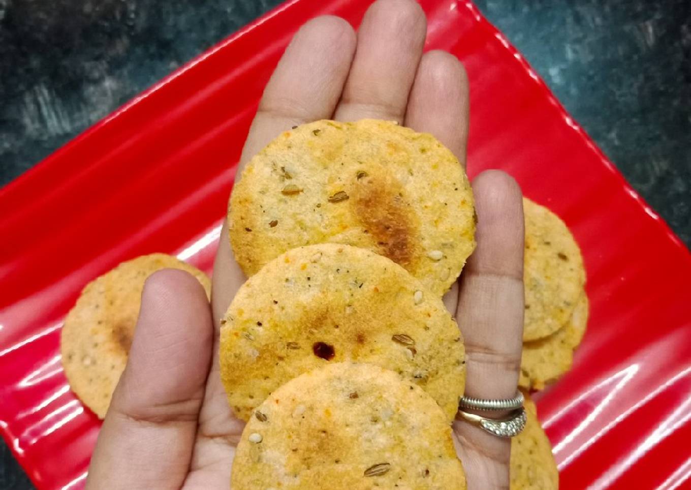 Baked Mathri/Healthy Baked Crackers