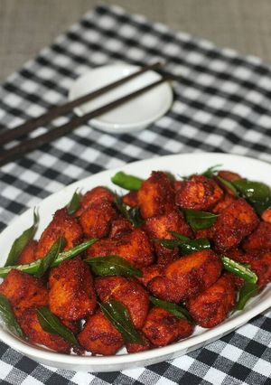 A picture of Chicken 65.