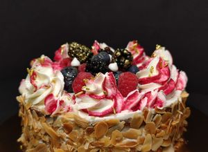 Foto principal de Tarta de crema de queso y frutos del bosque (especial cumpleaños