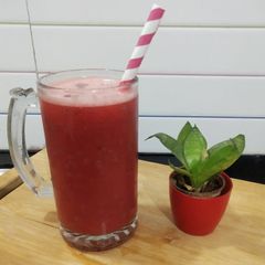 A picture of Pomegranate juice.
