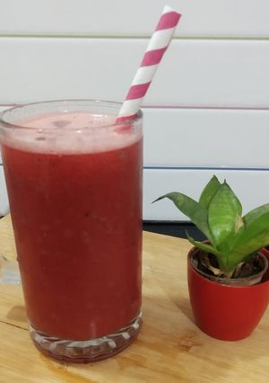 A picture of Pomegranate juice.