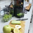 Slow juicer