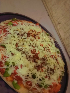 પીઝા(Pizza recipe in Gujarati) રેસીપી મુખ્ય ફોટો