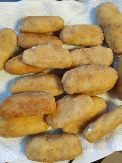 Una foto de Croquetas de jamón y huevo duro en Mambo