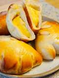 Pan relleno de crema pastelera (クリームパン) / Bollo japonés