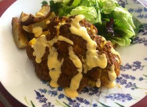 Una foto de Coliflor al horno con salsa holandesa