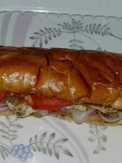 A picture of Jumbu egg burger.