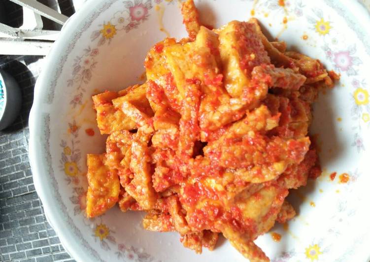 Langkah Mudah untuk Menyiapkan Tahu tempe goreng sambal balado yang Bikin Ngiler