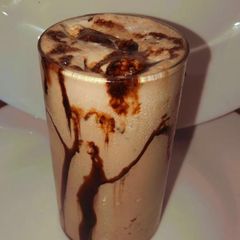 A picture of Hazelnut creme shake.