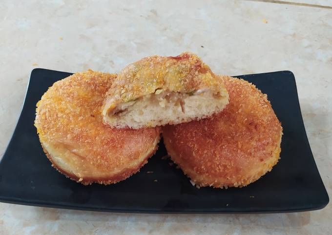 Bagaimana Membuat Roti Goreng Kari Ayam, Lezat Sekali