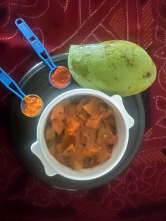 खट्टी मीठी कैरी की लौंजी (khatti meethi kairi ki launji recipe in Hindi) रेसिपी मुख्य फोटो