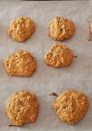 Une photo de Cookie aux flocons d'avoine et pruneaux
