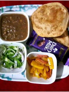 मैदे के भटूरे (Maide ke bhature recipe in hindi) रेसिपी मुख्य फोटो