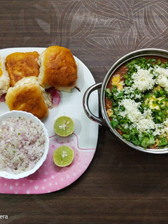 पाव भाजी (Pav bhaji recipe in hindi) रेसिपी मुख्य फोटो