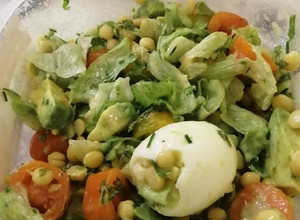 Una foto de Ensalada fresca de garbanzos