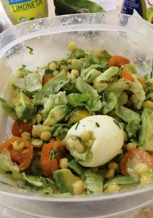 Una foto de Ensalada fresca de garbanzos