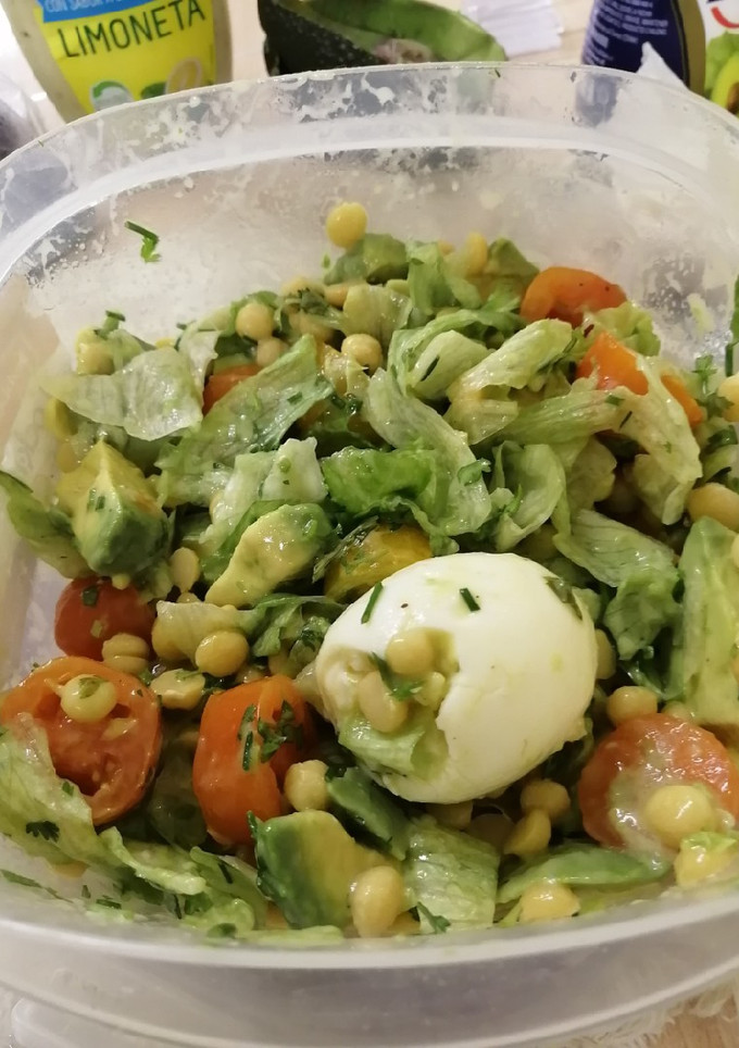 Una foto de Ensalada fresca de garbanzos