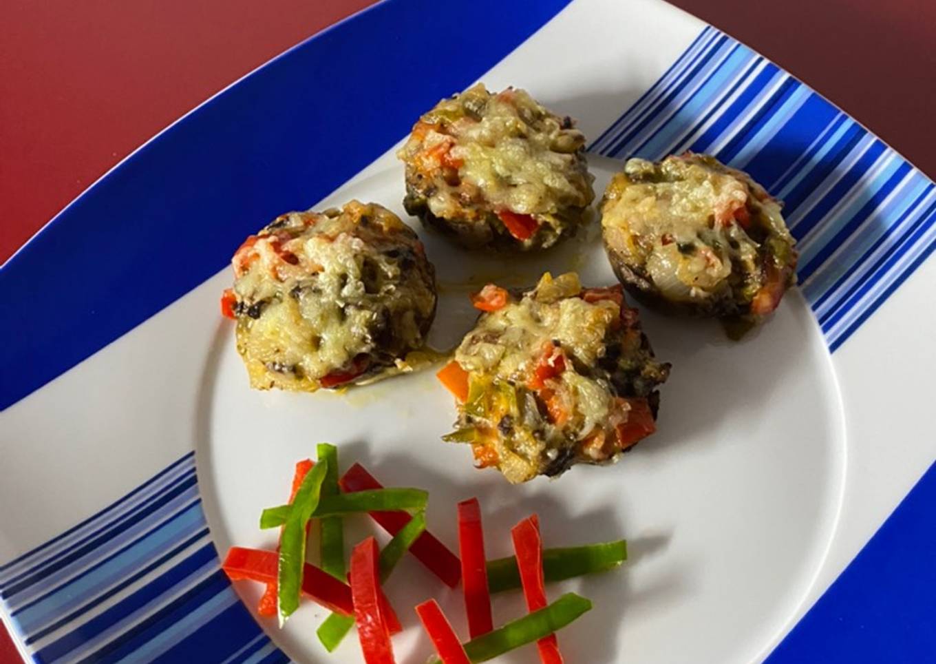 Champiñones 🍄 rellenos de verduras 🍅