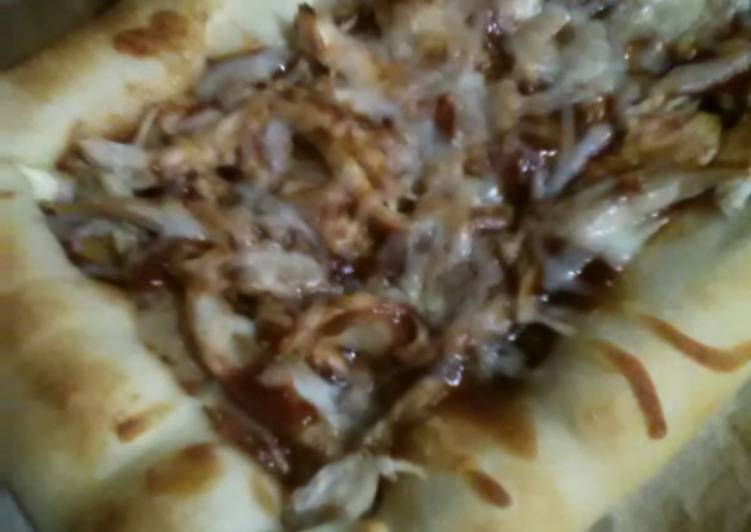 Steps to Prepare Homemade Stuffed Crust Barbecue Chicken Pizza (EASY)