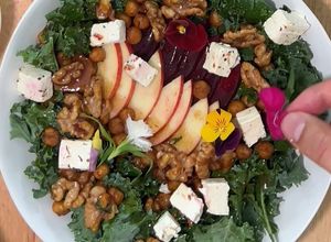 Hình của món Salad Củ Dền.