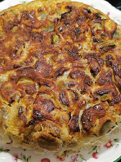 Una foto de Tortilla de habas frescas