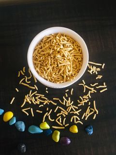 રતલામી સેવ (Ratlami Sev Recipe In Gujarati) રેસીપી મુખ્ય ફોટો