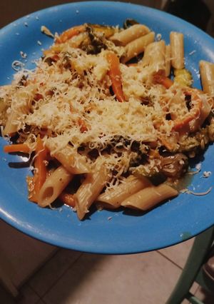 Una foto de Mostachol con vegetales