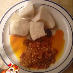 A picture of Yam and egg sauce.