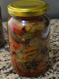 Escabeche de cordero al vino tinto con hongos secos