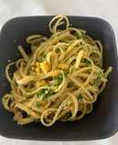 Tallarines con huevos y perejil