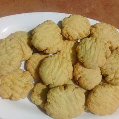 A picture of Cashew nut biscuit.