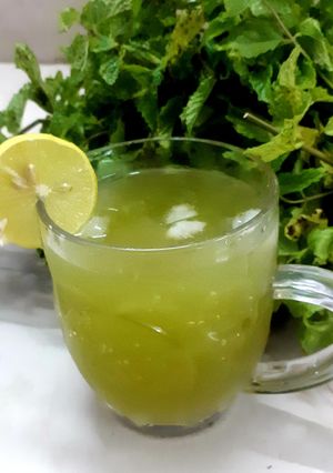 A picture of Mint lemonade.