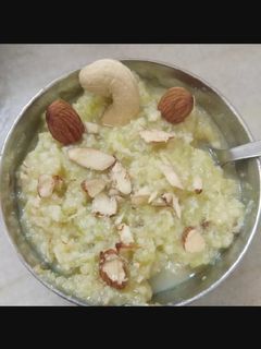 દુધીનો હલવો (Dudhi Halwa Recipe In Gujarati) રેસીપી મુખ્ય ફોટો