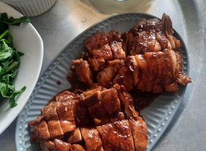 Hình của món Đùi gà sốt teriyaky.