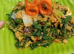 Gambar Urab sayuran daun singkong