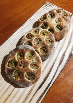 Hình của món Bánh nướng sữa chua olive 🫒.
