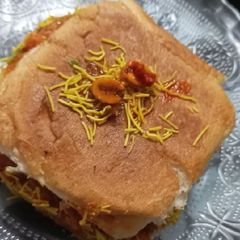 A picture of Dabeli.