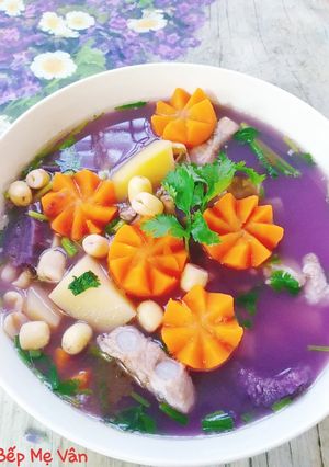 Hình của món Canh sườn hạt sen rau củ.