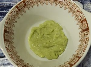 Foto principal de Alioli con aguacate en mortero