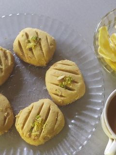 આટા  કુકીઝ(aata cookies recipe in Gujarati) રેસીપી મુખ્ય ફોટો