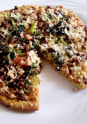 A picture of Fish Pizza.