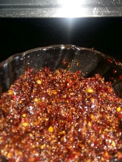 भुनी लाल मिर्च की चटनी (Bhuni lal mirch ki chutney recipe in hindi) रेसिपी मुख्य फोटो
