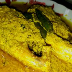 A picture of Dudh Ilish (Hilsa Fish in Milk).